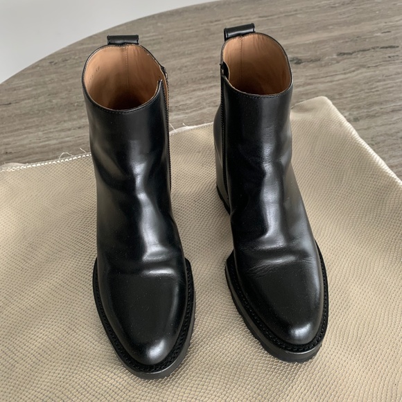 Dries Van Noten - Picture 1 of 8